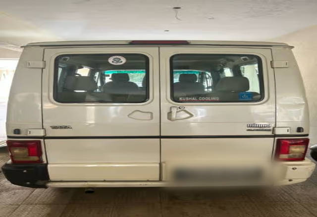 https://images10.gaadi.com/usedcar_image/4514639/original/ff84ba8d-8ad6-4972-812a-2e9f20d66c7f.?imwidth=6401