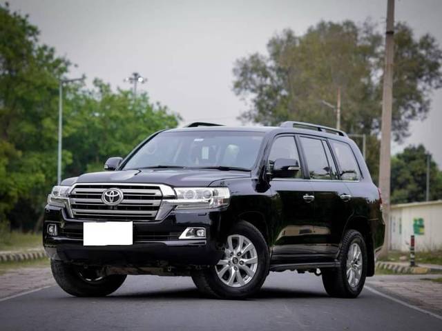 https://images10.gaadi.com/usedcar_image/4514655/original/processed_a77399a92d14b08eab757624d0dfb8f4.jpg?imwidth=6400