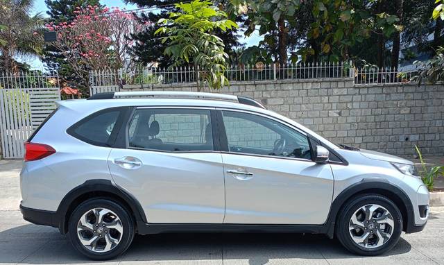 https://images10.gaadi.com/usedcar_image/4514657/original/eb94af92850321f828c59554a664236a.jpeg?imwidth=6401