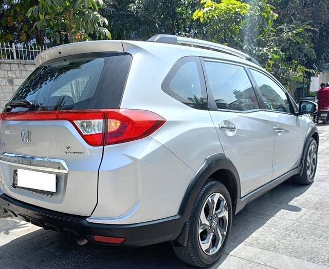 https://images10.gaadi.com/usedcar_image/4514657/original/processed_f72dc0005b6cd1d0a9b996016b875609.jpeg?imwidth=6402