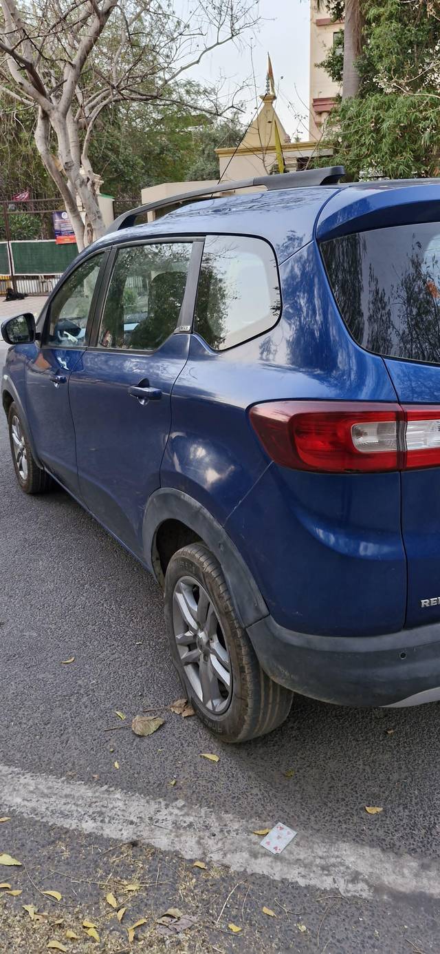 https://images10.gaadi.com/usedcar_image/4514659/original/processed_a21dd3b763a15cddc39bbdc5699916e4.jpg?imwidth=6401