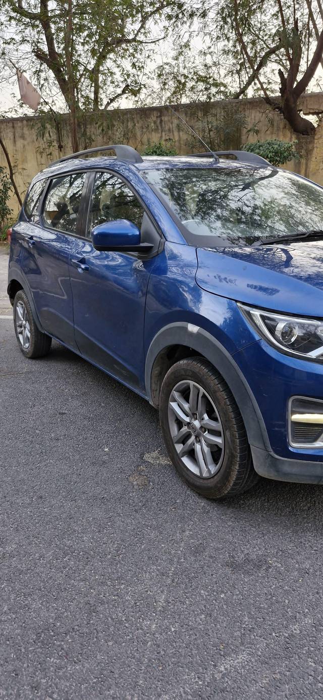 https://images10.gaadi.com/usedcar_image/4514659/original/processed_a85b55941bc192c3b135d88ab6b44537.jpg?imwidth=6400