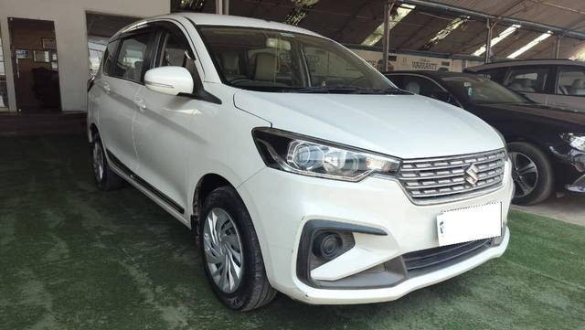 https://images10.gaadi.com/usedcar_image/4514662/original/processed_46f4a1ce4d16257ec05e300f4b2ab9df.jpg?imwidth=6401