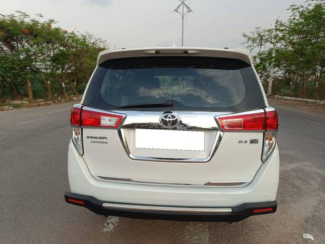 https://images10.gaadi.com/usedcar_image/4514663/original/processed_ddfacf8e6d03957cb359c626d052c3de.jpg?imwidth=6402