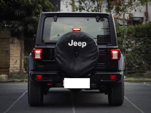 https://images10.gaadi.com/usedcar_image/4514664/original/processed_4455852d74b5372f5cc9ed044ebaf570.jpg?imwidth=6401