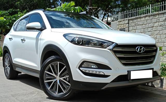https://images10.gaadi.com/usedcar_image/4514665/original/processed_106a9574bcfcaa9694ae0a2e96e74c73.jpeg?imwidth=6401