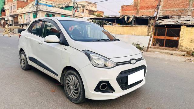 https://images10.gaadi.com/usedcar_image/4514679/original/processed_935ca486cd91a9d802f8f9ff40aa7663.jpg?imwidth=6400