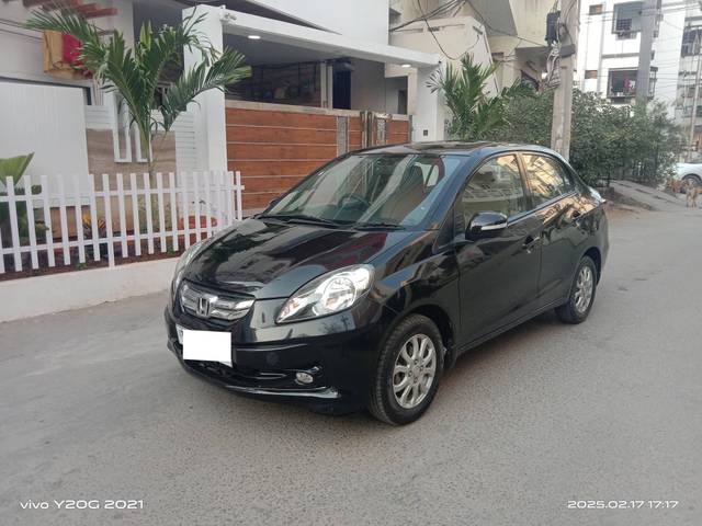 https://images10.gaadi.com/usedcar_image/4514687/original/processed_948b5ad87e9f9946daed530b004febe4.jpg?imwidth=6400