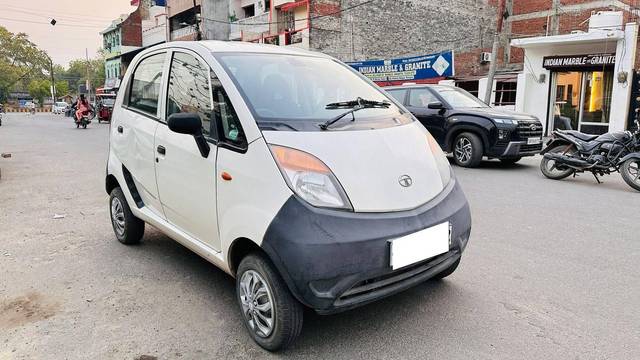 https://images10.gaadi.com/usedcar_image/4514688/original/processed_b27bc878be3cc98e17809b8195b26edf.jpg?imwidth=6400