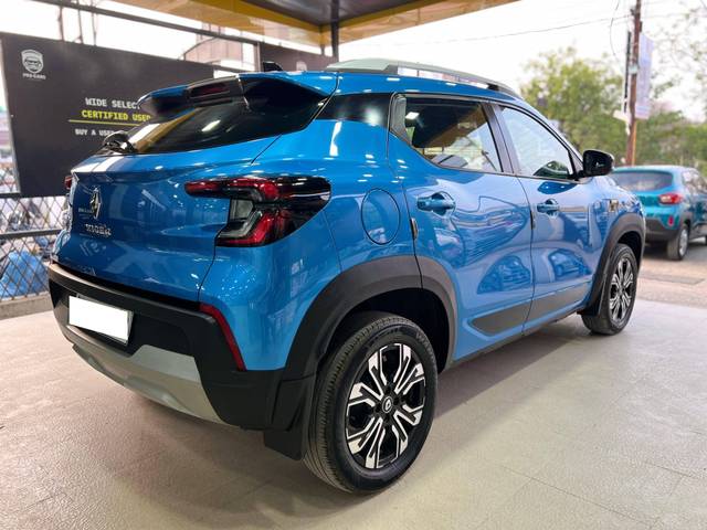 https://images10.gaadi.com/usedcar_image/4514693/original/processed_16fdf6b7771f925ef63548f91ab8f93d.jpg?imwidth=6402