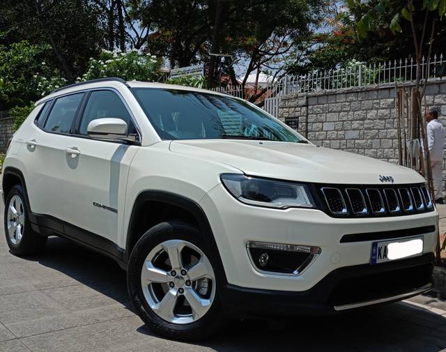 https://images10.gaadi.com/usedcar_image/4514698/original/processed_d86ca5f44f63ebf034678723b5ad7edc.jpeg?imwidth=6400