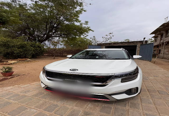 https://images10.gaadi.com/usedcar_image/4514711/original/a8a354b1-7603-4b92-bdee-44ae97bf8eec.?imwidth=6400