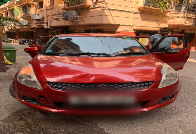 https://images10.gaadi.com/usedcar_image/4514729/original/9323f16d-a089-4e68-bbcf-b232b4e59975.?imwidth=6400