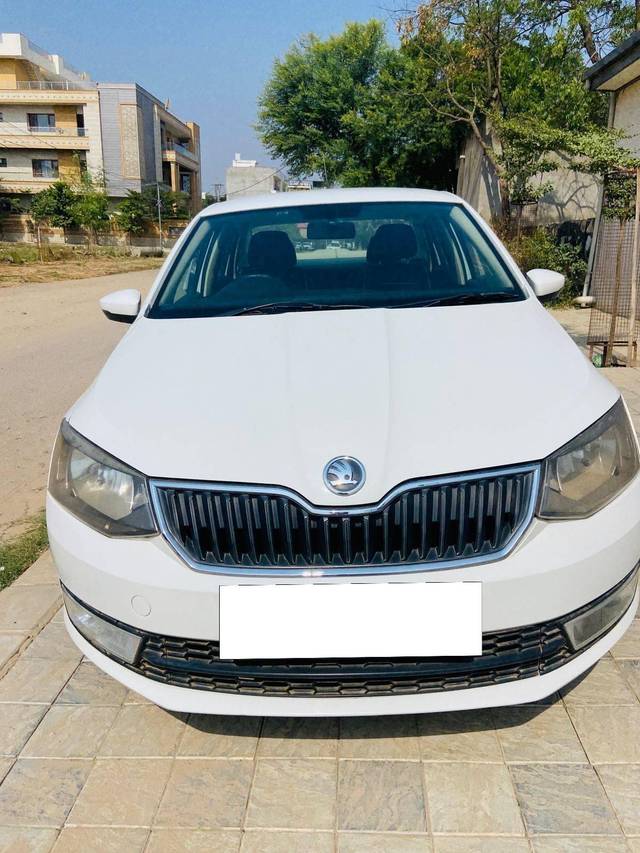 https://images10.gaadi.com/usedcar_image/4514762/original/processed_7a55765544d6a97dcfef78fb9e520613.jpg?imwidth=6400