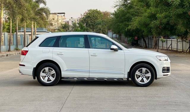 https://images10.gaadi.com/usedcar_image/4514763/original/processed_9aaeb7fd73a26e235fbd9033933b6dd9.jpg?imwidth=6401