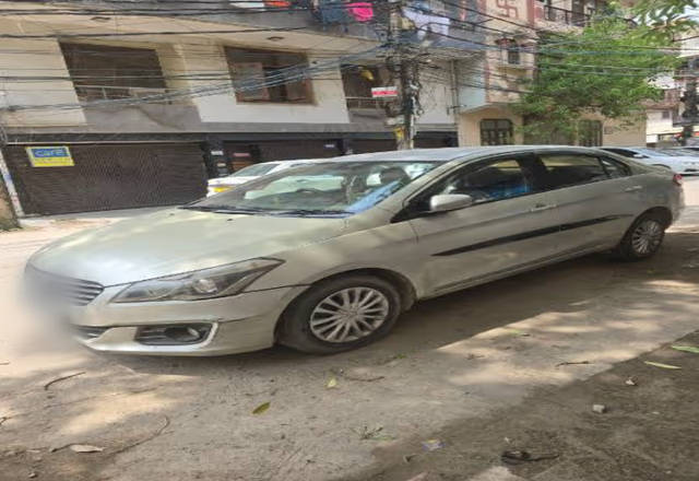 https://images10.gaadi.com/usedcar_image/4514764/original/04d2cca5-d36e-4104-ae0a-82f4174fcd75.?imwidth=6402