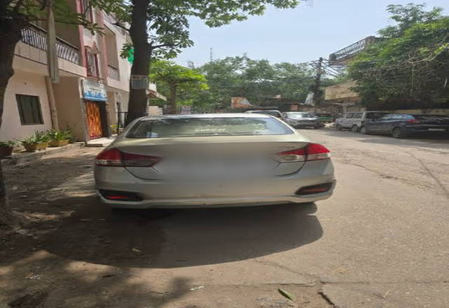 https://images10.gaadi.com/usedcar_image/4514764/original/52004cad-3044-427c-a345-cc9513a1415f.?imwidth=6401
