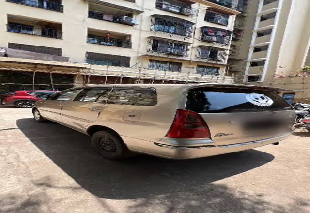 https://images10.gaadi.com/usedcar_image/4514780/original/ce7e2e83-3cc3-4ed1-ac02-a44f0d1f07da.?imwidth=6402