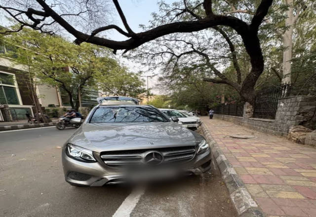 https://images10.gaadi.com/usedcar_image/4514794/original/80180fc1-9bdb-4d86-817b-c90a484eca2d.?imwidth=6400