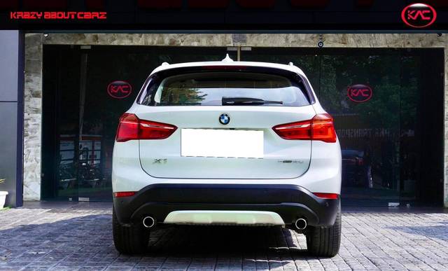 https://images10.gaadi.com/usedcar_image/4514805/original/processed_245d4af117c6209b069f36c91e618ad5.jpg?imwidth=6402