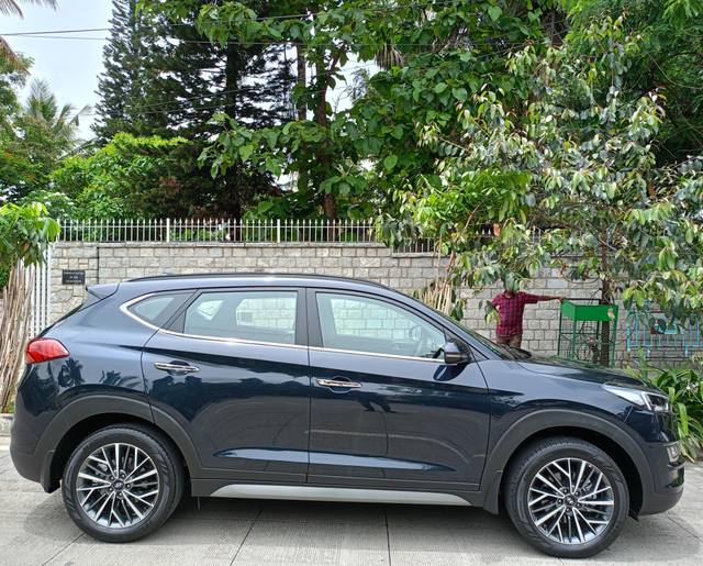 https://images10.gaadi.com/usedcar_image/4514833/original/processed_8f7ad0e24ed93f11f813b274da6edd88.jpeg?imwidth=6401