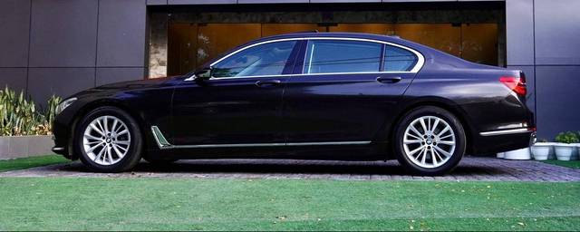 https://images10.gaadi.com/usedcar_image/4514845/original/processed_cfc5e4c14a34f9c9603d6c2e5fc6bbc2.jpg?imwidth=6402