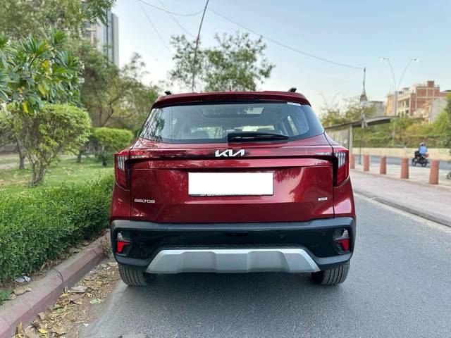 https://images10.gaadi.com/usedcar_image/4514851/original/processed_12fb846072680204d3ef269ae7ce8db6.jpg?imwidth=6401