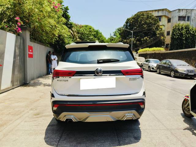 https://images10.gaadi.com/usedcar_image/4514858/original/processed_75eb7029f5d5d680389ac44fce3892de.jpeg?imwidth=6402