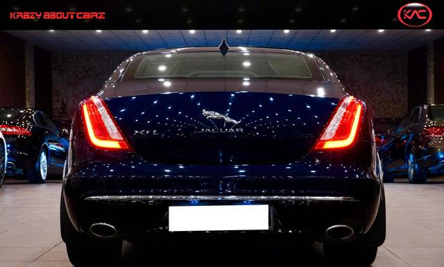 https://images10.gaadi.com/usedcar_image/4514859/original/processed_0c4803f2bbb79881b00cdd89b64cc0f4.jpg?imwidth=6402