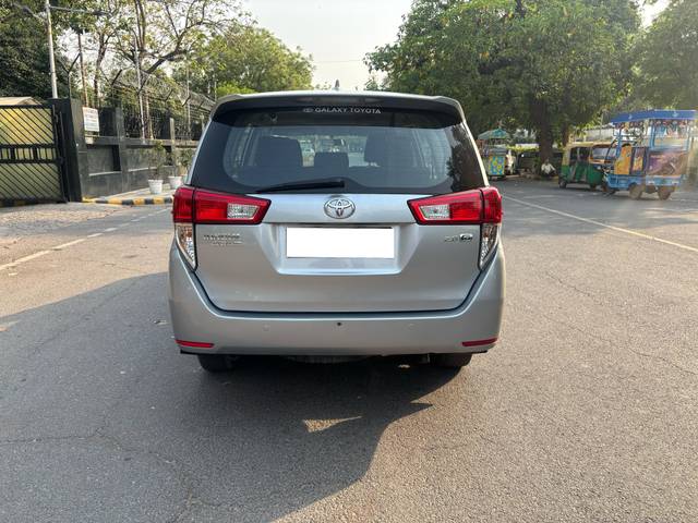 https://images10.gaadi.com/usedcar_image/4514904/original/processed_5e4677df4386acd85535a02500283e3f.jpg?imwidth=6402