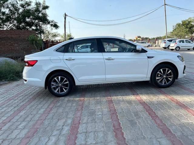 https://images10.gaadi.com/usedcar_image/4514927/original/processed_190d7631df7b688bee19852c7d21b555.jpg?imwidth=6401
