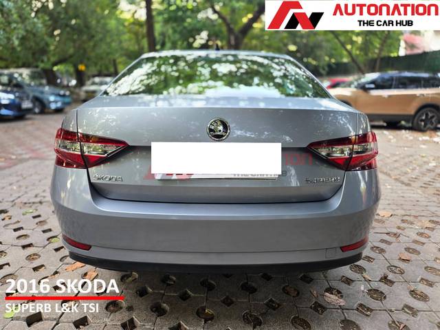 https://images10.gaadi.com/usedcar_image/4514939/original/processed_5e4adf026eafda18dcd2a97d887c2da9.jpg?imwidth=6402