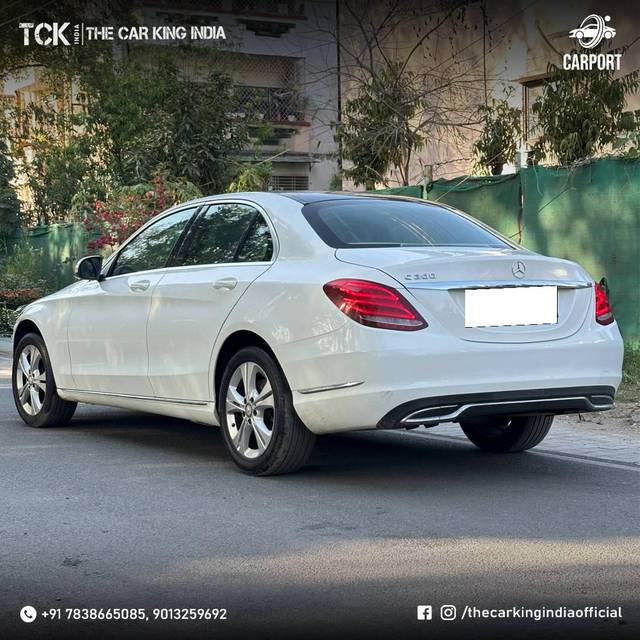 https://images10.gaadi.com/usedcar_image/4514942/original/processed_1fe05d5f633d447bcccb1d7b3615e0fe.jpg?imwidth=6401