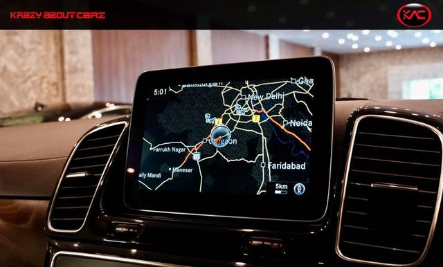 https://images10.gaadi.com/usedcar_image/4514943/original/8808bc7f38fa57791cf1f711bb896b7f.jpg?imwidth=6402