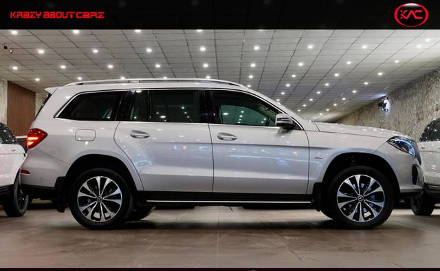 https://images10.gaadi.com/usedcar_image/4514948/original/processed_7143a86df97d4cc93431666886195232.jpg?imwidth=6401