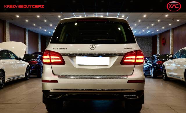 https://images10.gaadi.com/usedcar_image/4514948/original/processed_b036fc64f4b0672028e8f055072f5ed8.jpg?imwidth=6402
