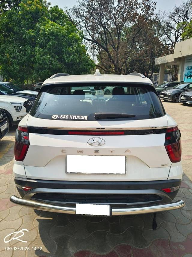 https://images10.gaadi.com/usedcar_image/4514951/original/processed_7e68942b518f64b9e7f731fb1380d1f9.jpg?imwidth=6401