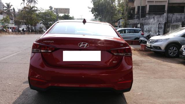https://images10.gaadi.com/usedcar_image/4514963/original/processed_c8c916c0312b3223949c6992af9a9fb7.jpg?imwidth=6402