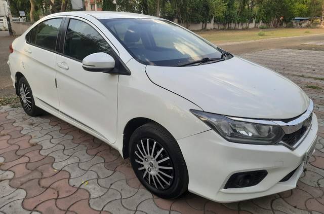 https://images10.gaadi.com/usedcar_image/4514979/original/43af1e1156b0c6810c6359ffdd9291b8.jpeg?imwidth=6400