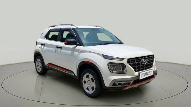 https://images10.gaadi.com/usedcar_image/4514980/original/004afa6a1c06a6e664123796cd7319ef.jpg?imwidth=6400