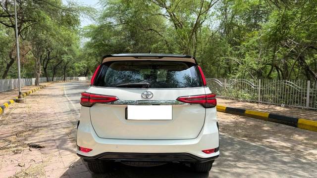 https://images10.gaadi.com/usedcar_image/4514984/original/processed_5b54927e1efd057f3685b4b3c6f306ee.jpg?imwidth=6402