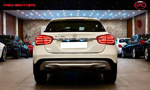 https://images10.gaadi.com/usedcar_image/4514994/original/processed_cd7ab1c59ed6bbca5517c60234144336.jpg?imwidth=6402