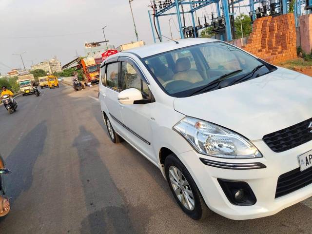 https://images10.gaadi.com/usedcar_image/4515002/original/processed_f793eb9585da21736435c1894d3b5a48.jpg?imwidth=6400