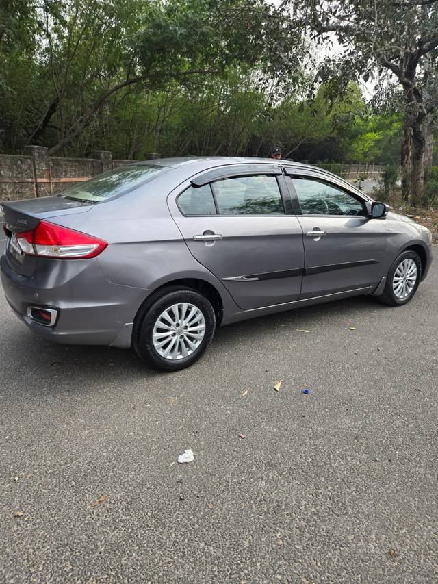 https://images10.gaadi.com/usedcar_image/4515007/original/d1bf6d640129bac91a49959a04eac15c.jpeg?imwidth=6401