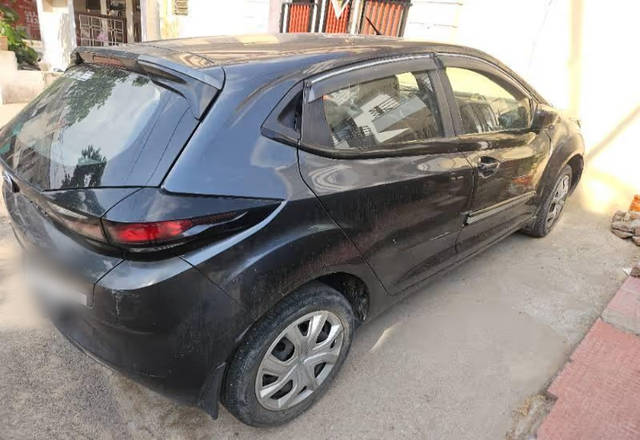 https://images10.gaadi.com/usedcar_image/4515040/original/6f8cee7f-eda0-4c2f-a659-92d049f3d5b1.?imwidth=6401