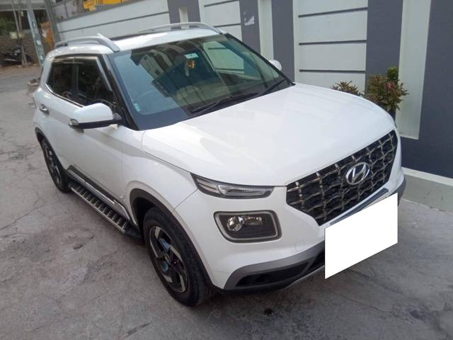 https://images10.gaadi.com/usedcar_image/4515059/original/processed_c38d42a0547e70a2bdafe6af3dab6e8c.jpg?imwidth=6400
