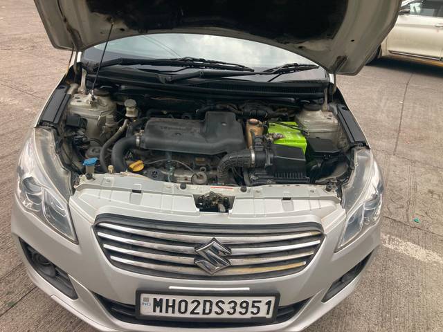 https://images10.gaadi.com/usedcar_image/4515068/original/1f755ac03f940fe867562e9db3b9a8ab.jpg?imwidth=6402