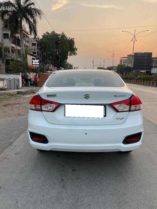 https://images10.gaadi.com/usedcar_image/4515072/original/processed_c2ba53e20f26b6b0d7066ceed431d788.jpg?imwidth=6401