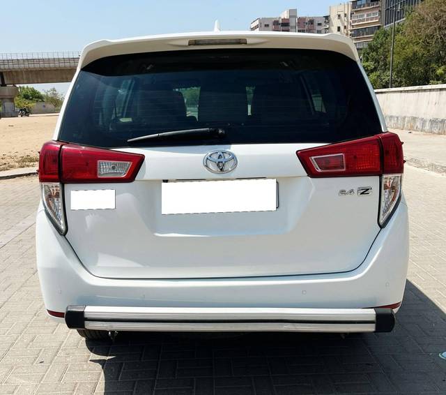 https://images10.gaadi.com/usedcar_image/4515079/original/processed_3d1952a1588cd30e7ba7b5b4e34f22cb.jpg?imwidth=6401