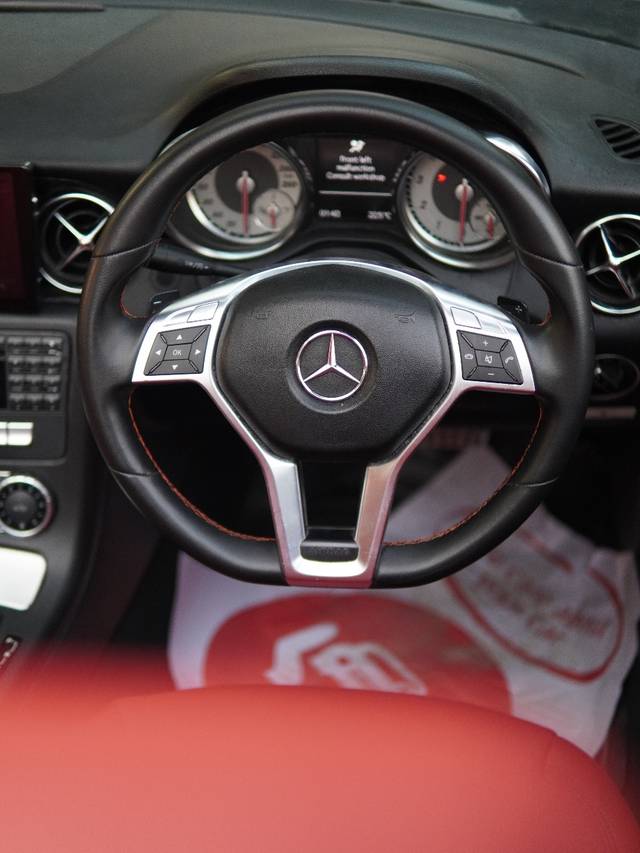 https://images10.gaadi.com/usedcar_image/4515082/original/9fe779bd871bef47c985a19d833ae902.jpg?imwidth=6402